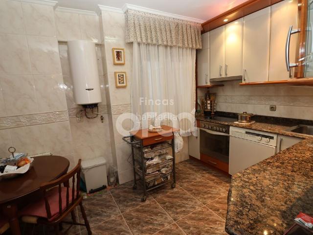 Piso en venta en Santurtzi, La Txitxarra Murrieta Parke Santurtzi. Tres Habitaciones, Baño, Despensa y Centro. Pisos.