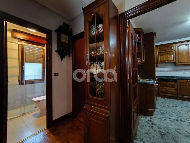 Piso en venta en Santurtzi, Las Viñas. Centro, Dos Habitaciones, Garaje Opcional. Pisos.
