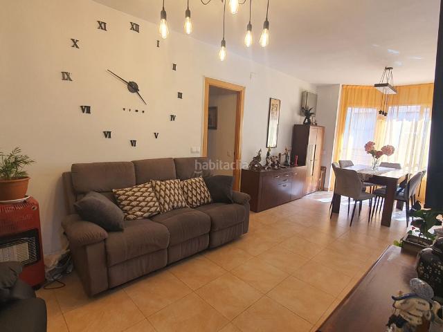 Piso en venta en Sant Celoni. Piso soleado, con terraza y gran plaza de parking!. Pisos Sant.