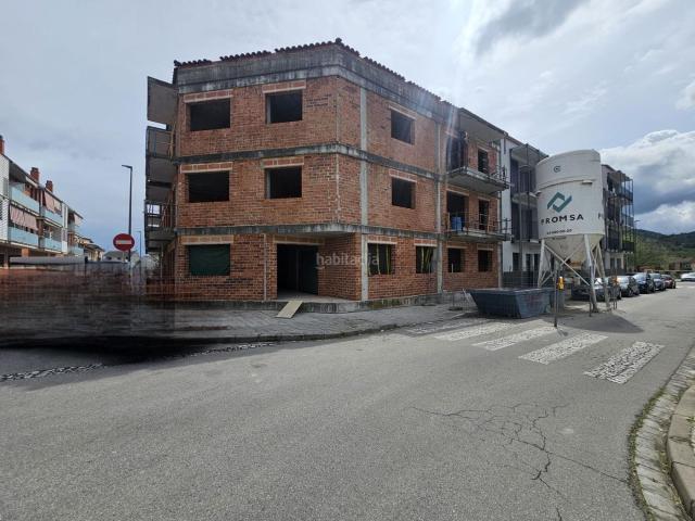 Piso en venta en Sant Celoni. SANT CELONI SOT DE LES GRANOTES IMPRESIONANTE PISO DÚPLEX A ESTRENAR CON TERRAZAS Y PISCINA COMUNITARIA. Pisos Sant.