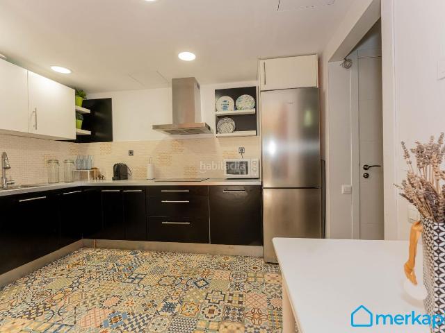 Piso en venta en Sant Climent de Llobregat. Local habilitado como vivienda con plaza de garaje y terraza. Pisos Sant Climent de.