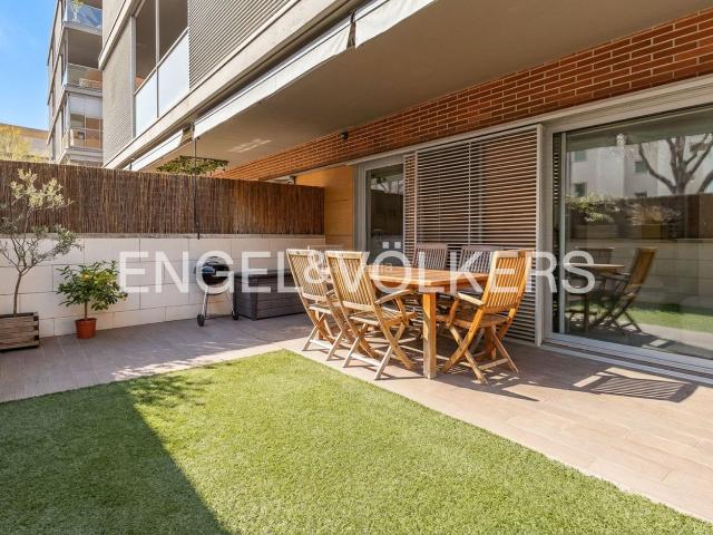 Piso en venta en Sant Cugat del Vallès, Volpelleres. Espectacular bajos dúplex con jardín y terraza en Sant Cugat. Pisos Sant Cugat del.