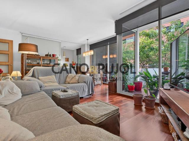 Piso en venta en Sant Cugat del Vallès, Volpelleres. Excelente piso de 4 habitaciones en Volpelleres. Pisos Sant Cugat del.