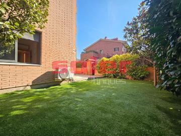 Plaça de Pompeu Fabra, Barcelona, Can Vallhonrat, Barcelona, Cataluña, Cataluña