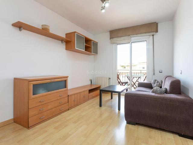Piso en venta en Sant Adrià de Besòs, Sant Adrià Nord. Vivienda muy luminosa 5º real con balcón, listo para entrar a vivir en Artigues. Pisos Sant Adrià de.