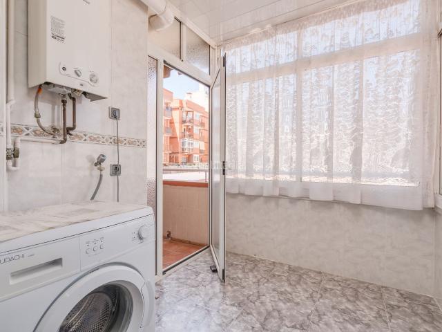 Piso en venta en Sant Boi de Llobregat, Vinyets Molí Vell. Muy grande y con parking incluido. Pisos Sant Boi de.