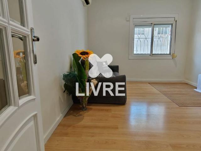 Piso en venta en Sant Boi de Llobregat, Centre. Acogedor piso de 3 habitaciones listo para entrar a vivir en Sant Boi de Llobregat. Pisos Sant Boi de.