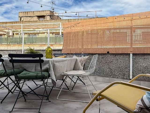 Piso en venta en Sant Boi de Llobregat, Centre. Ático reformado con ascensor y espectacular terraza de 85 m en pleno centro. Pisos Sant Boi de.