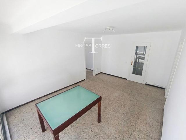 Piso en venta en Sant Boi de Llobregat, Ciutat Cooperativa Molí Nou. LUMINOSO PISO DE TRES GRANDES HABITACIONES EN SANT BOI. Pisos Sant Boi de.