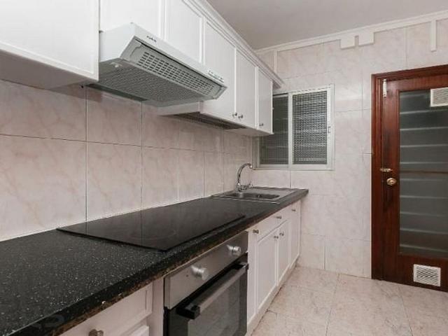 Piso en venta en Sant Boi de Llobregat, de 64 m² 3 habitaciones por 141.105