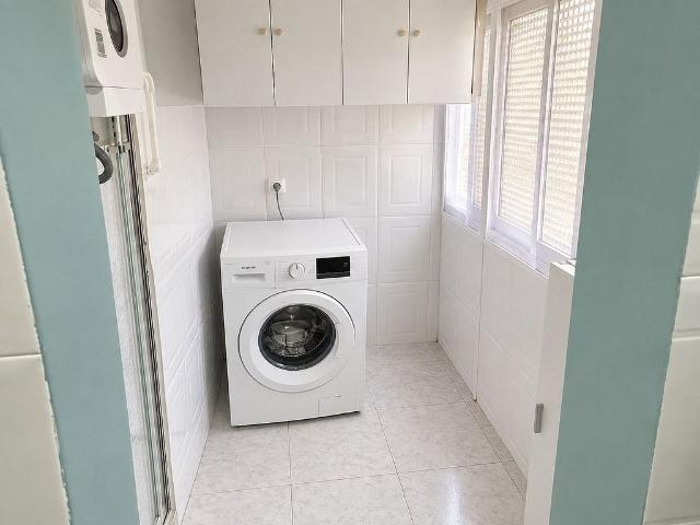 Piso en venta en Sant Boi de Llobregat, de 71 m² 1 habitación por 220.000