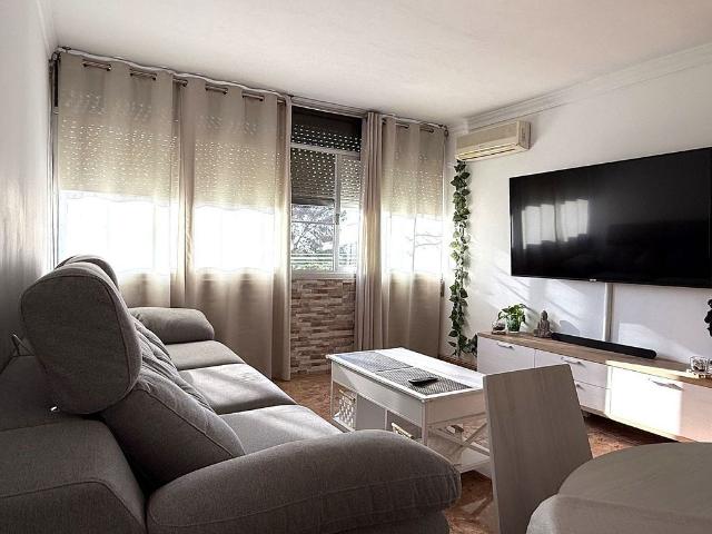 Piso en venta en Sant Boi de Llobregat, de 75 m² 3 habitaciones por 165.000