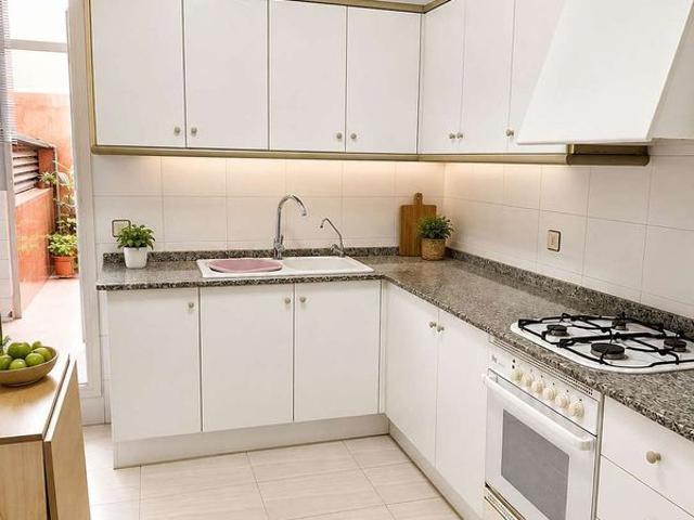 Piso en venta en Sant Boi de Llobregat, de 128 m² 4 habitaciones por 150.000