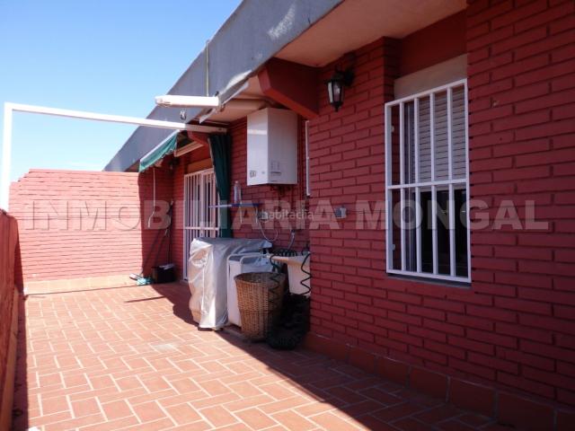 Piso en venta en Sant Boi de Llobregat, Marianao. ÁTICO CON DOS TERRAZAS, VISTAS DESPEJADAS, PISCINA Y JARDÍN COMUNITARIO. Pisos Sant Boi de.
