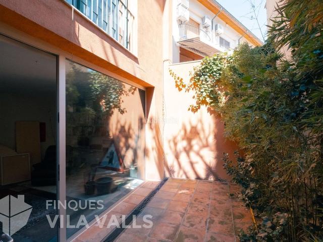 Piso en venta en Sant Feliu de Codines. Piso con patio y aparcamiento privado en el centro de Sant Feliu de Codines. Pisos Sant Feliu de.