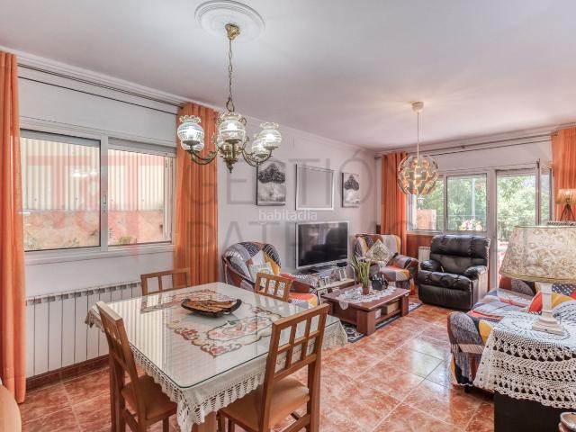 Piso en venta en Sant Feliu de Codines. Planta baja con terraza y entorno natural. Pisos Sant Feliu de.