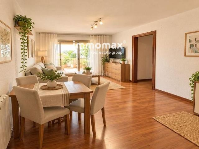 Piso en venta en Sant Feliu de Llobregat, Centre Can Nadal. Descubre este hermoso piso ubicado en la tranquila zona de Can Nadal, Sant Feliu de Llobregat. Pisos Sant Feliu de.