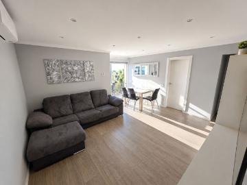 Piso en venta en Sant Feliu de Llobregat, Centre Can Nadal. Listo para entrar a vivir: reforma integral, acabados de calidad, ascensor y orientación oeste con luz natural excepcional. Pisos Sant.