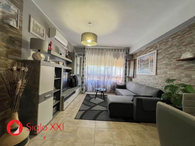 Piso en venta en Sant Joan de Moró. PISO EN SAN JOAN DE MORÓAcogedor piso en tercera planta sin ascensor, con un comedor muy luminoso, cocina funcional con galería, h. Pisos Sant Joan de.