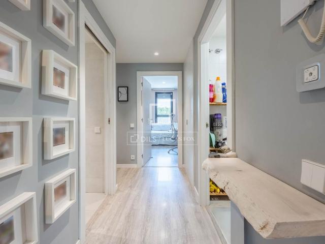 Piso en venta en Sant Just Desvern, Mas Lluí Els Miralls. Exclusivo apartamento reformado, de obra seminueva, con vistas y excelentes zonas comunes en Sant Just Desvern. Pisos Sant Just.