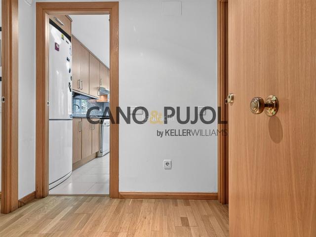Piso en venta en Sant Just Desvern, Centre. Exclusiva vivienda con espectacular terraza, parking y trastero en Sant Just Desvern. Pisos Sant Just.