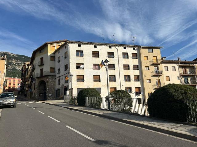 Piso en venta en Sant Llorenç de Morunys. Piso en venta de 72,6 m2 piso para reformar en Sant Llorenç de Morunys. Pisos Sant Llorenç de.
