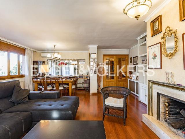 Piso en venta en Sant Sadurní d´Anoia. Vivienda señorial de gran tamaño en la Rambla de la Generalitat. Pisos Sant Sadurní.