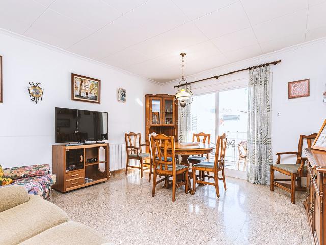 Piso en venta en Sant Pol de Mar, Urbanitzacions. Piso luminoso de 4 habitaciones cerca del centro y la playa. Pisos Sant Pol de.