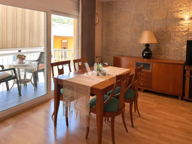 Piso en venta en Sant Quirze de Besora. Piso con terraza y chimenea en venta en Sant Quirze de Besora. Pisos Sant Quirze de.