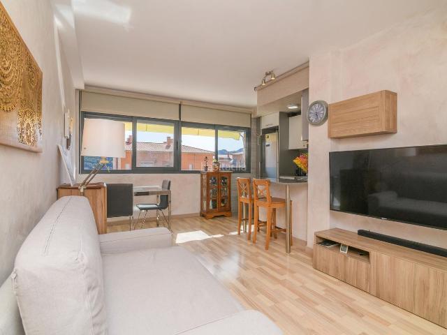 Piso en venta en Sant Vicenç de Castellet. Tu primera vivienda, completa y lista para entrar piso, parking y trastero en el centro de Sant Vicenç. Pisos Sant Vicenç de.