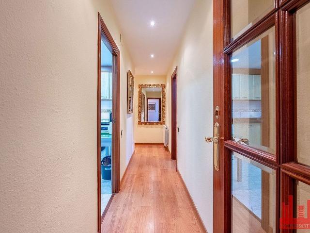 Piso en venta en Sant Vicenç dels Horts, de 113 m² 4 habitaciones por 389.000