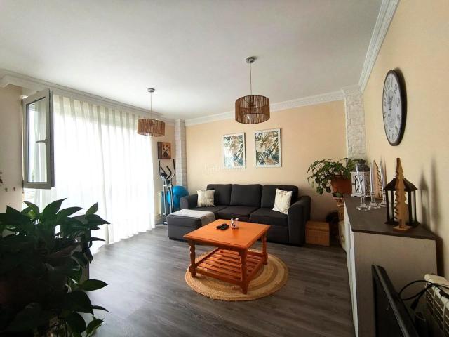 Piso en venta en Santa María de Cayón. Vivienda impecable con garaje y trastero. Pisos Santa María de.