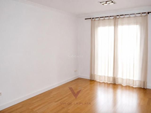 Piso en venta en Santa Marta de Tormes. Piso en venta con dos terrazas, garaje y trastero junto al CC El Tormes Vía de la Plata Inmobiliaria. Pisos Santa Marta de.
