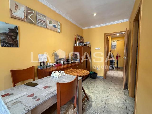 Piso en venta en Santa Coloma de Gramenet, Can Mariner. PISO CON BALCON Y TRES HABITACIONES. Pisos Santa Coloma de.