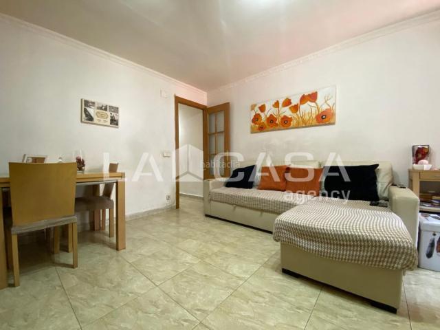 Piso en venta en Santa Coloma de Gramenet, Centre. Piso Carrer de Sant Carles, Santa Coloma de Gramenet. RAFAELPisos Santa Coloma de.