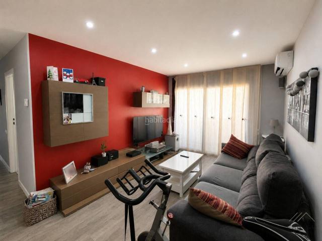 Piso en venta en Santa Eulàlia de Ronçana. Fabter Realty presenta luz, amplitud y confort en un piso de 3 habitaciones con suite y balcón. Pisos Santa Eulàlia de.