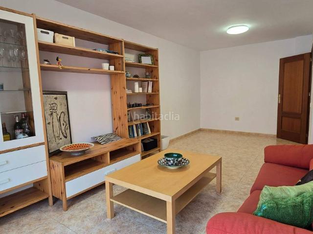 Piso en venta en Santa Lucía de Tirajana, Vecindario El Doctoral Cruce de Sardina. Amplio y luminoso piso con terraza y garaje en Vecindario. Pisos Santa Lucía de.