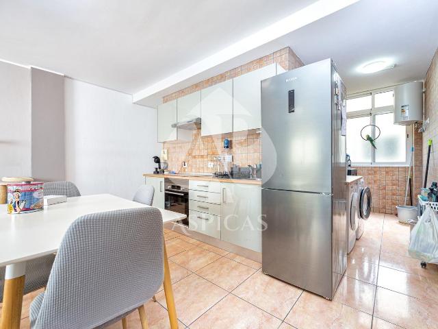 Piso en venta en Santa Lucía de Tirajana, Vecindario El Doctoral Cruce de Sardina. Oportunidad Única en VecindarioLos Llanos! Hermoso Piso de 3 Habitaciones por solo 234,900!. Pisos Santa Lucía de.