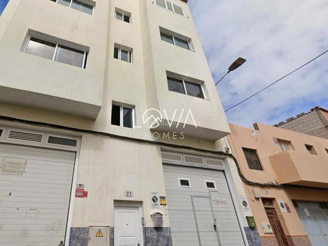 Piso en venta en Santa Lucía de Tirajana, Vecindario El Doctoral Cruce de Sardina. Piso en venta con inquilino en Santa Lucía de Tirajana Excelente oportunidad para inversores. Pisos Santa Lucía.