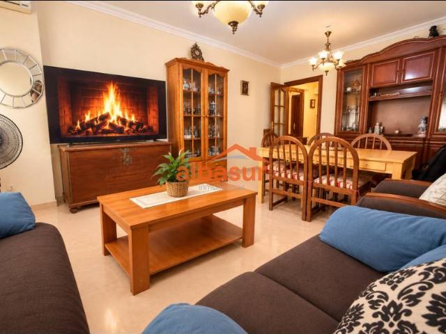 Piso en Venta en Santa Rosa Valdeolleros