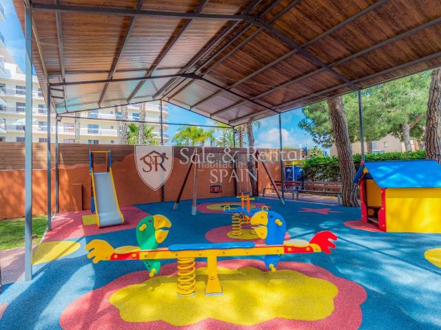Piso en venta en Santa Susanna. PISO LUMINOSO CON TERRAZA, PISCINA COMUNITARIA, PARKING PARA DOS COCHES Y TRASTERO EN SANTA SUSANNA. Pisos Santa.