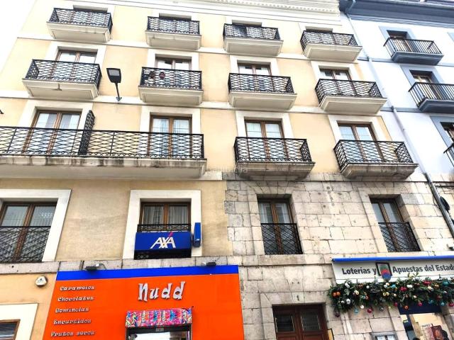 Piso en venta en Santander, Centro Ayuntamiento. APARTAMENTO PARA REFORMAR EN EL CENTRO. Pisos.