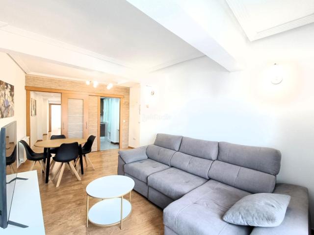 Piso en venta en Santander, Cuatro Caminos. Piso reformado en Calle Vargas Listo para entrar a vivir. Pisos.