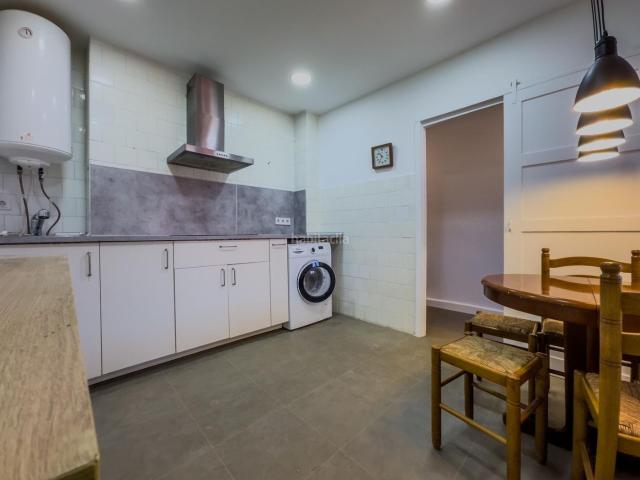 Piso en venta en Santander, Los Castros. Amplio piso y gran inversión en Santander. Pisos.