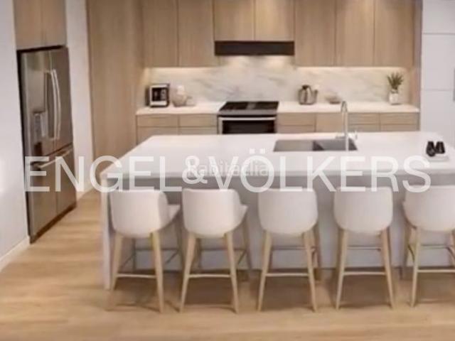 Piso en venta en Santander, Puerto Chico. Exclusivo piso con encanto histórico y moderno en Santander. Pisos.