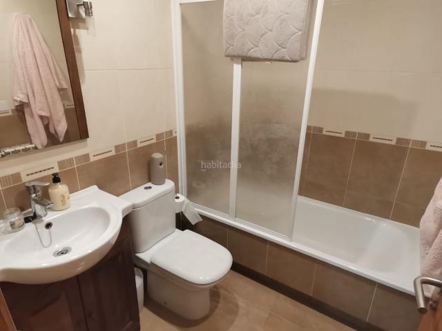 Piso en venta en Santiago de Compostela, Castiñeiriño Cruceiro de Sar. gran oportunidad!se vende piso en la calle isidro parga Pondal zona del corte ingles, castiñeiriño. restollal, junto al.