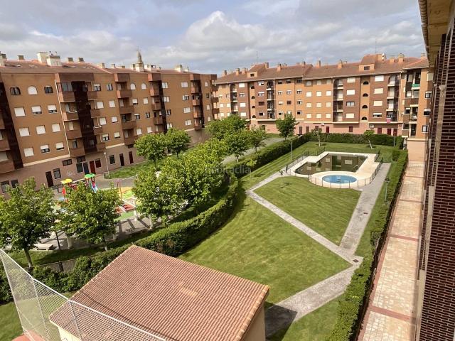 Piso en venta en Santo Domingo de la Calzada. PISO EN URBANIZACION PRIVADA. Pisos Santo Domingo de la.