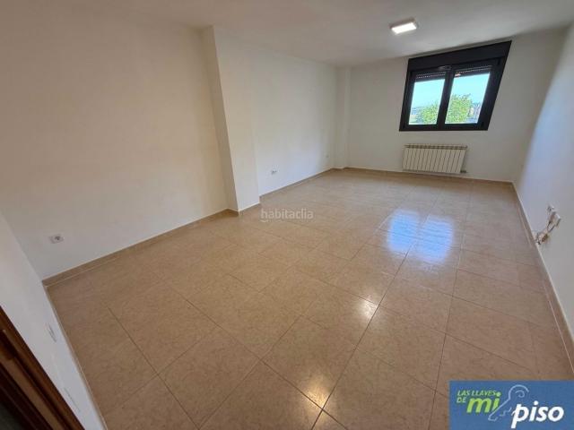 Piso en venta en Santovenia de Pisuerga. Oportunidad Vivienda Seminueva en Santovenia de dos dormitorios, dos baños. Pisos Santovenia de.
