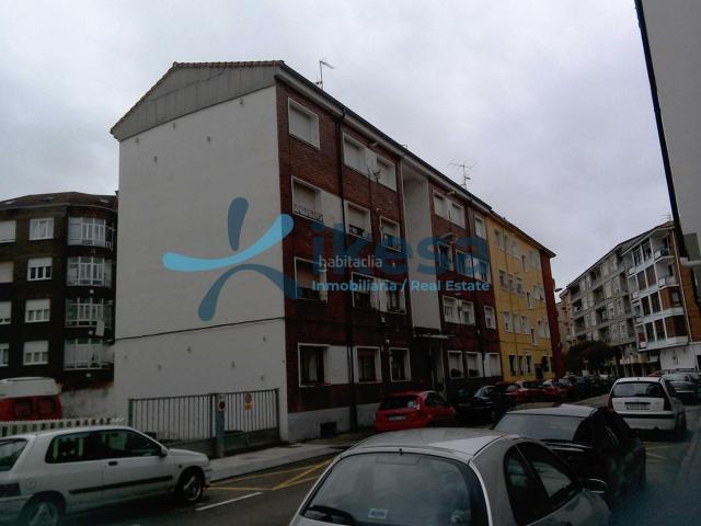 Piso en venta en Santoña. Venta de Piso en Cantabria Sin Posesión. Pisos.