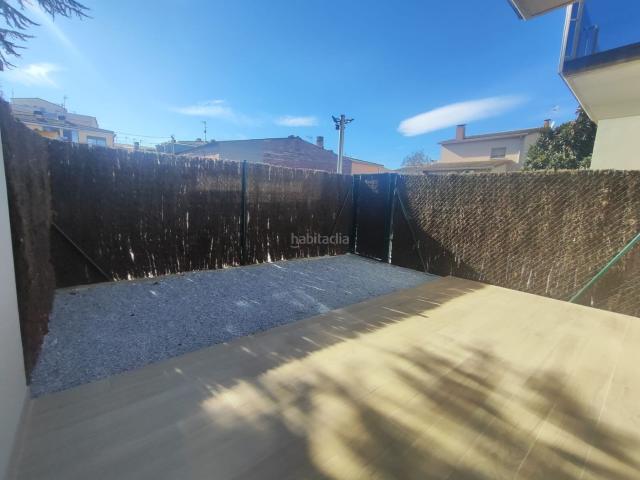 Piso en venta en Sarrià de Ter. Planta baixa amb jardí de 50 m2 de 3 habitacions a Sarria de Ter Fase 3 bloc 2. Pisos Sarrià de.